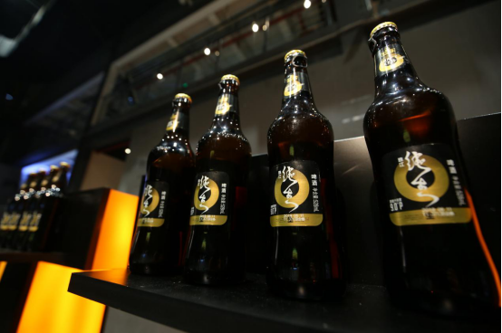 珠江啤酒升级珠江纯生品牌形象并发布新品(1)(1)97.png